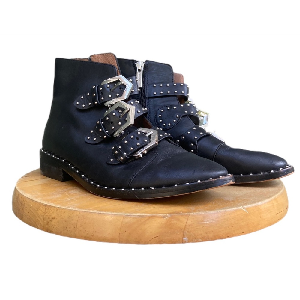 🖤Studded Black Leather Gianni Bini Ankle Boots w/ Buckles🖤